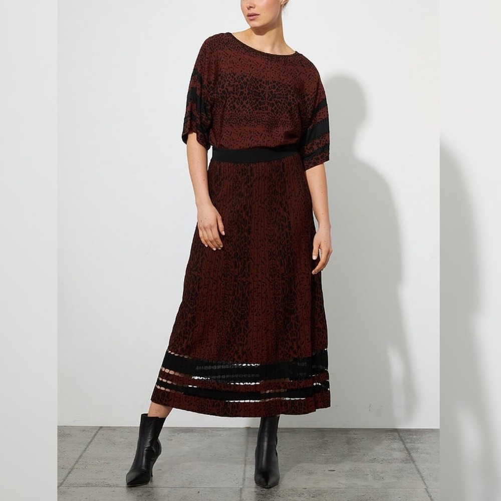 New Joseph Ribkoff Brown & Black Jacquard Knit Shirt & Midi Skirt Set Size Large